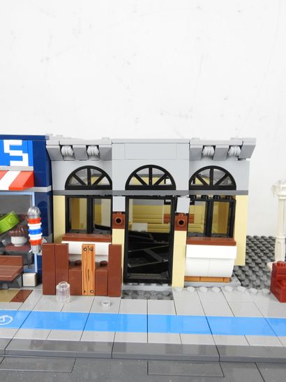 LEGO : Maquette représentant une rue avec...