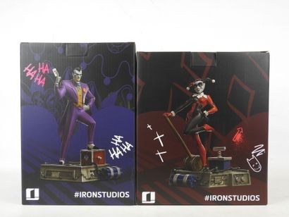 DC COMICS : 2 figurines de collection :
-...