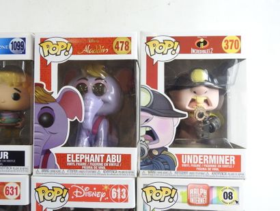 FUNKO POP : 12 figurines de collection DISNEY...