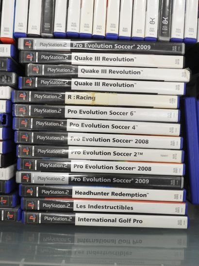 PLAYSTATION 2 : Environ 200 jeux vidéos dont...