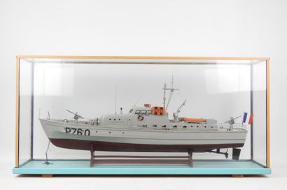 MAQUETTE OF A COASTAL ESCORTEUR in wood and...