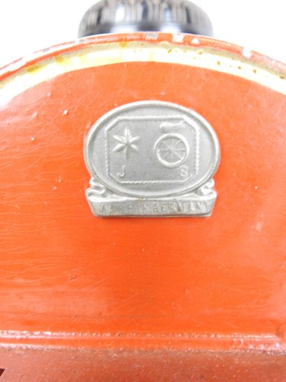 MAGIC LANTER in red lacquered metal, Germany....