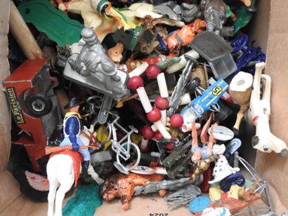 Plastic soldiers and figurines. Timpo Toys...