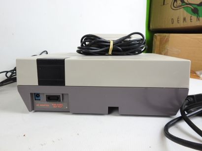 NINTENDO - SEGA : Console Entertainment System...