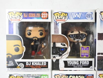 FUNKO POP : 12 figurines de collections de...
