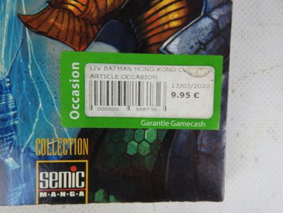 COMICS : 3 comics et un roman :
- Hors du...