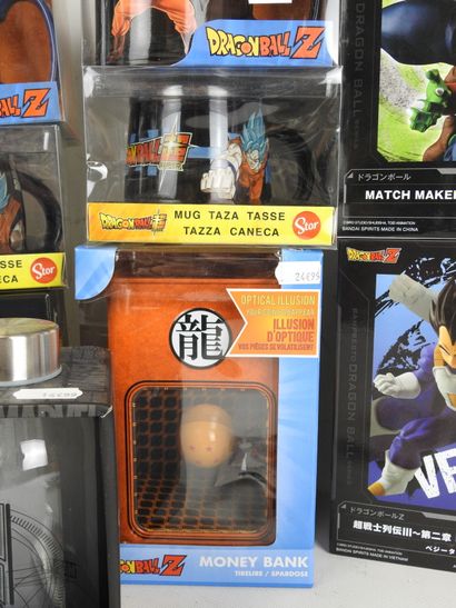 MARVEL - DRAGON BALL Z : Lot comprenant mugs,...