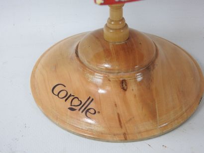 COROLLE - Wooden doll clothes display, with...