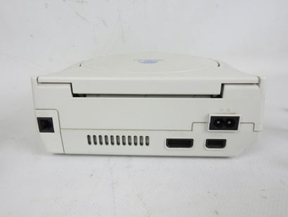 SEGA - DREAMCAST : Console modèle HKT 3030...