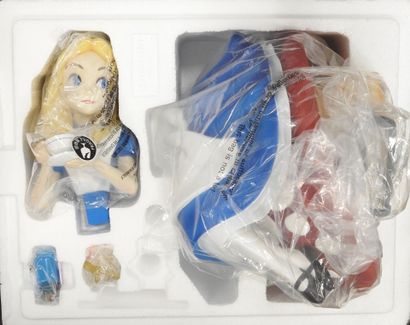 DISNEY : Grande figurine Alice aux Pays des...