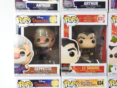 FUNKO POP : 12 figurines de collection DISNEY...
