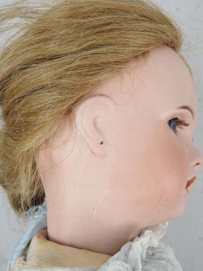 SFBJ - Paris : Poupée avec tête en porcelaine,...