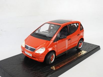 MAISTO Mercedes class A 1997, rouge, 2éme...