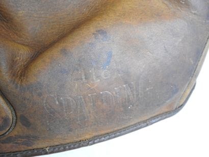 Leather BASEBALL GLOVE. Spalding brand. N°1161....
