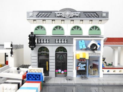 LEGO : Maquette représentant une rue avec...