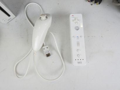 WII : Console blanche avec manette, nonchuk,...