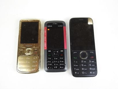 TELEPHONIE : Lot divers comprenant Téléphone...