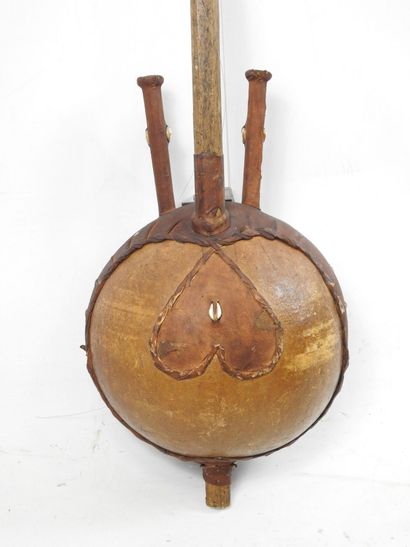 KORA : African stringed musical instrument...