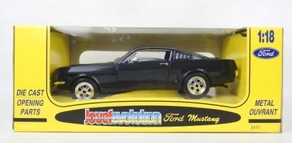 JOUEF Ford Mustang coupé, bleu foncé. 1/18...