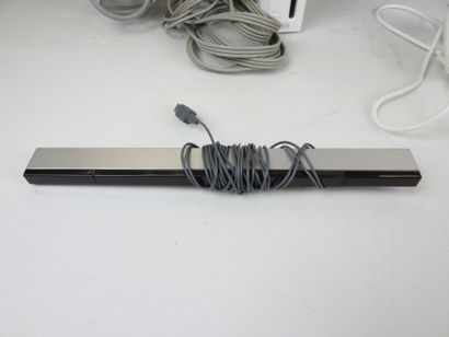 WII : Console blanche avec manette, nonchuk,...