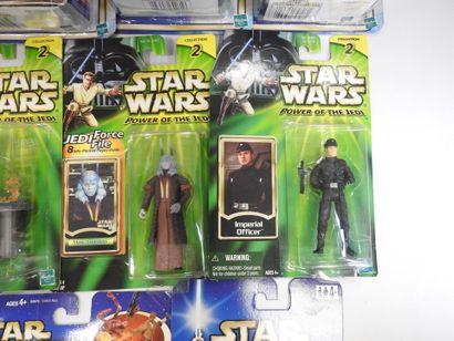 STAR WARS : Lot de 23 figurines de collection...