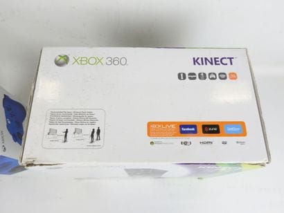 XBOX 360 - Kinet 4GB Go. Coffret avec console...