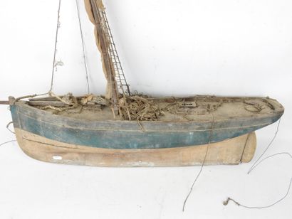 MAQUETTE of sailboat in partially blue painted...