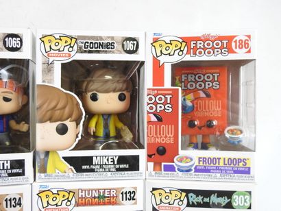 FUNKO POP : 12 figurines de collection de...