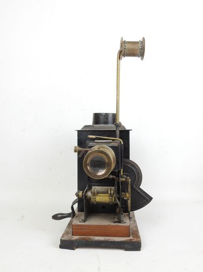 PATENT: Black lacquered metal cinematograph...