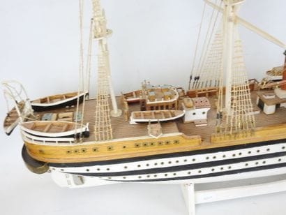 MAQUETTE du trois-mâts Amerigo Vespucci en...