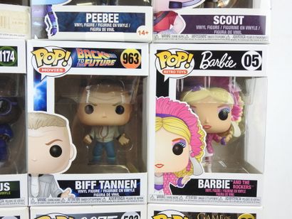 FUNKO POP : 12 figurines de collection de...