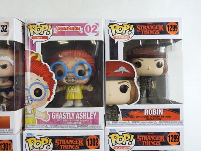 FUNKO POP : 12 figurines de collection de...