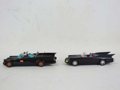 CORGI TOYS : Deux Batmobiles dont BMBV1 1960...