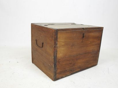 VISIONNEUSE PHOTOGRAPHIQUE en bois. H. 37...