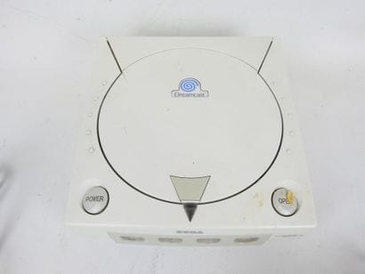 SEGA - DREAMCAST : Console modèle HKT 3030...