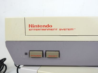 NINTENDO : Deux consoles Entertainement System....