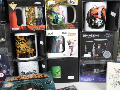 MANGA - FILMS : Lot comprenant mugs, badges,...