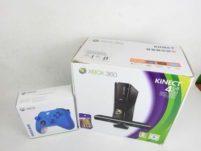 XBOX 360 - Kinet 4GB Go. Coffret avec console...