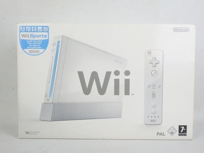 NINTENDO - WII : Console blanche avec socle,...