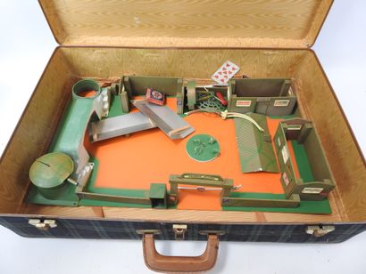GAMA: Suitcase containing plastic military...