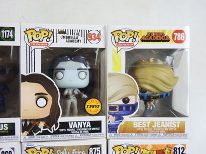 FUNKO POP : 12 figurines de collection de...