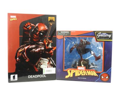 MARVEL : 2 figurines de collection : 
- Deadpool....