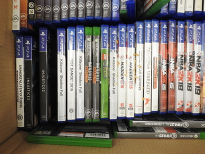 XBOX ONE - PS4 : Environ 150 jeux vidéos...