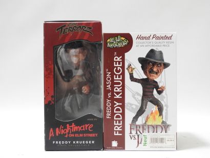 HORROR : 3 figurines de collection :
- Chucky...