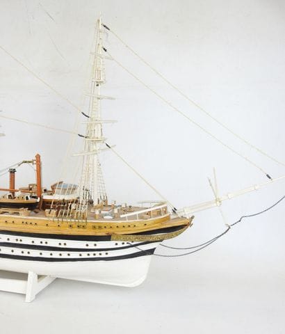 MAQUETTE du trois-mâts Amerigo Vespucci en...
