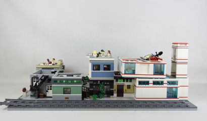 LEGO : Maquette représentant une rue avec...