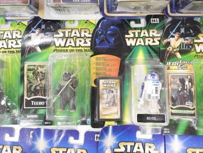 STAR WARS : Lot de 23 figurines de collection...