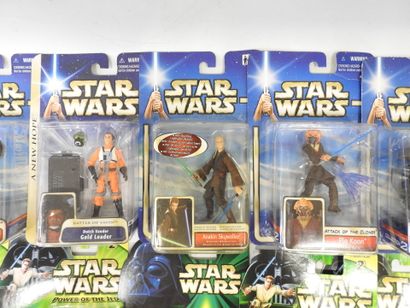 STAR WARS : Lot de 23 figurines de collection...