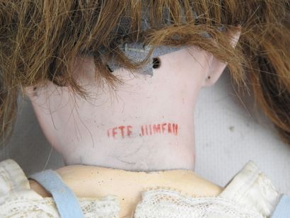 POUPEE avec tête porcelaine Jumeau, yeux...