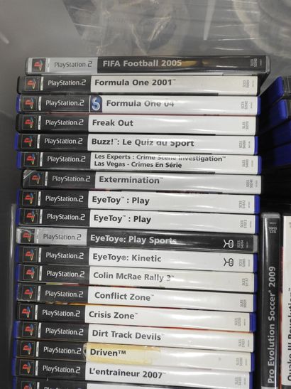 PLAYSTATION 2 : Environ 200 jeux vidéos dont...